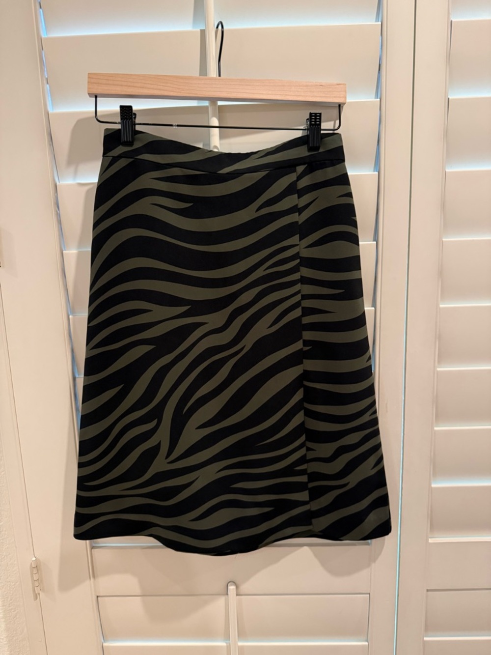 Ann Taylor Factory Petite Dark Olive Green Zebra Print Skirt - Size 00P